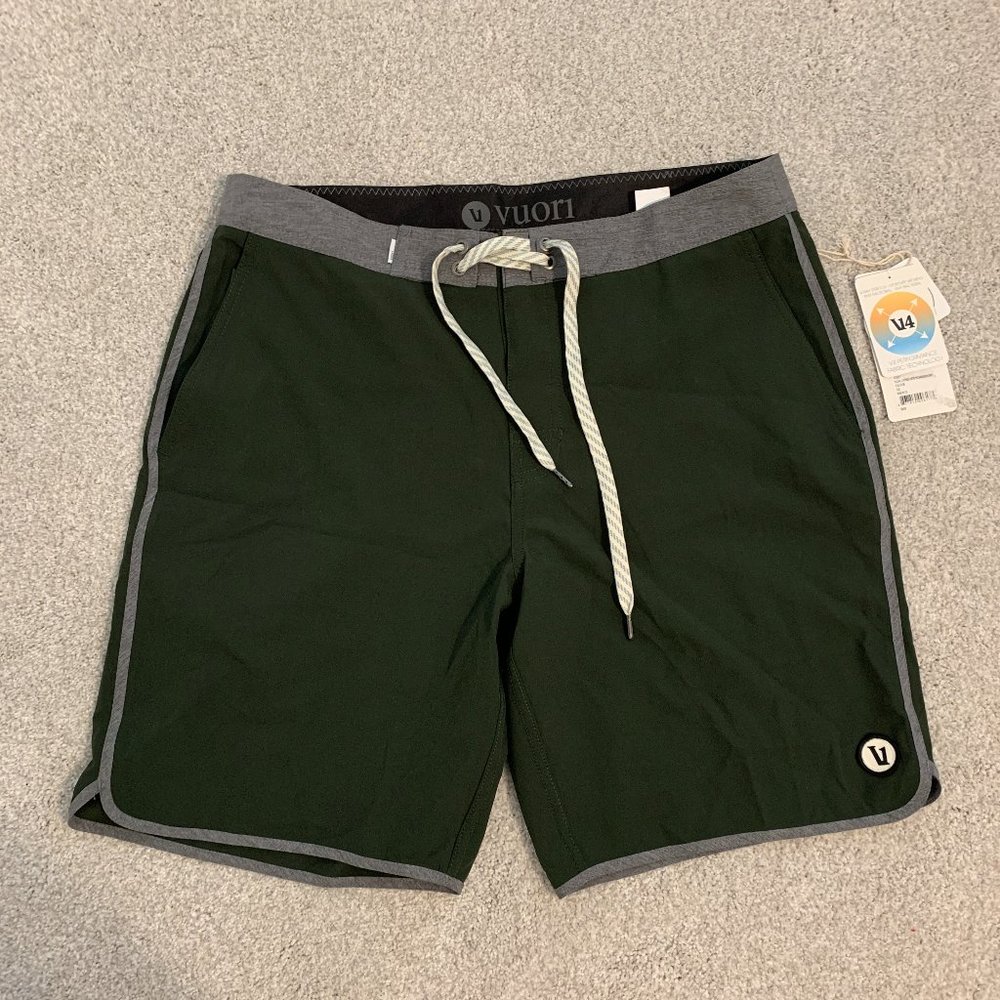 Vuori Olive Short Size 32 NWT